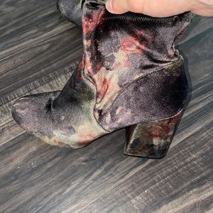 90s Style Velvet Boots